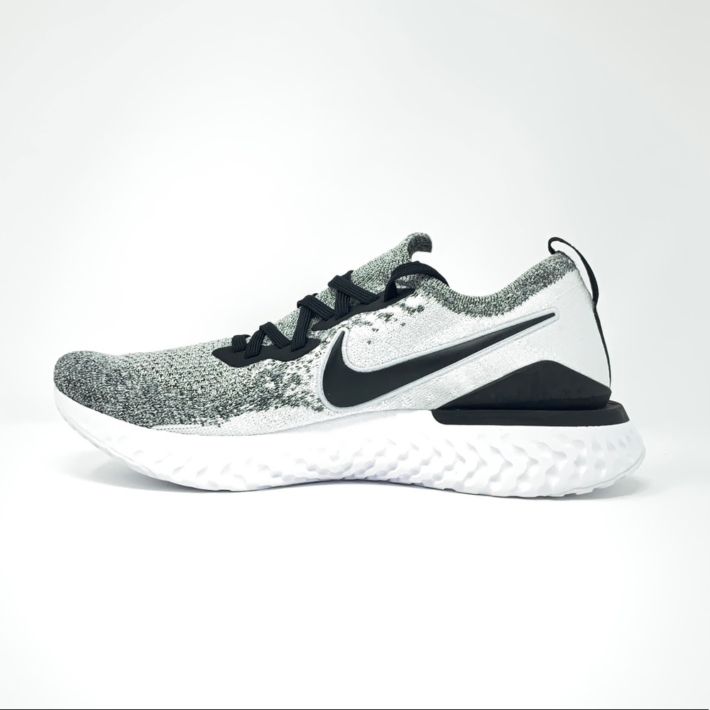 Nike Epic React Flyknit 2 'Oreo' Running Shoe - Picture 6 of 8